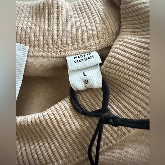 *NWT* BURBERRY Sweatshirt - Picture 5 of 7